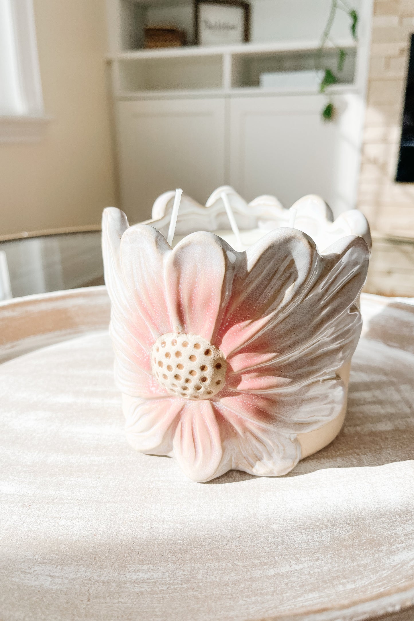 Daisy Flower 3-Wick Candle – Fresh & Floral Scented Candle for Home Décor