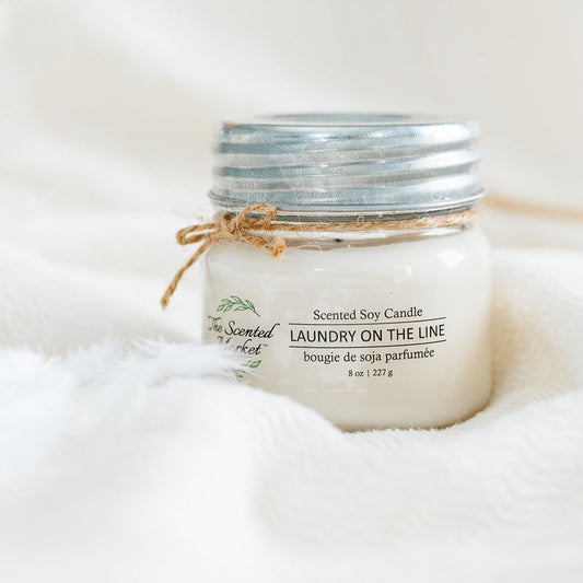 LAUNDRY ON THE LINE Soy Wax Candle 8 oz - The Scented Market