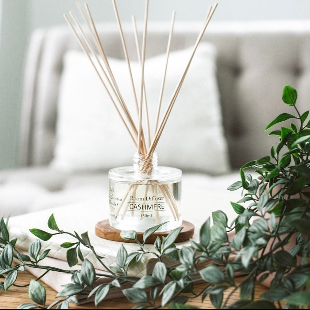 Cashmere Reed Diffuser – Long-Lasting Room Fragrance with a Soft, Cozy Scent - The Scented Market Home Fragrances