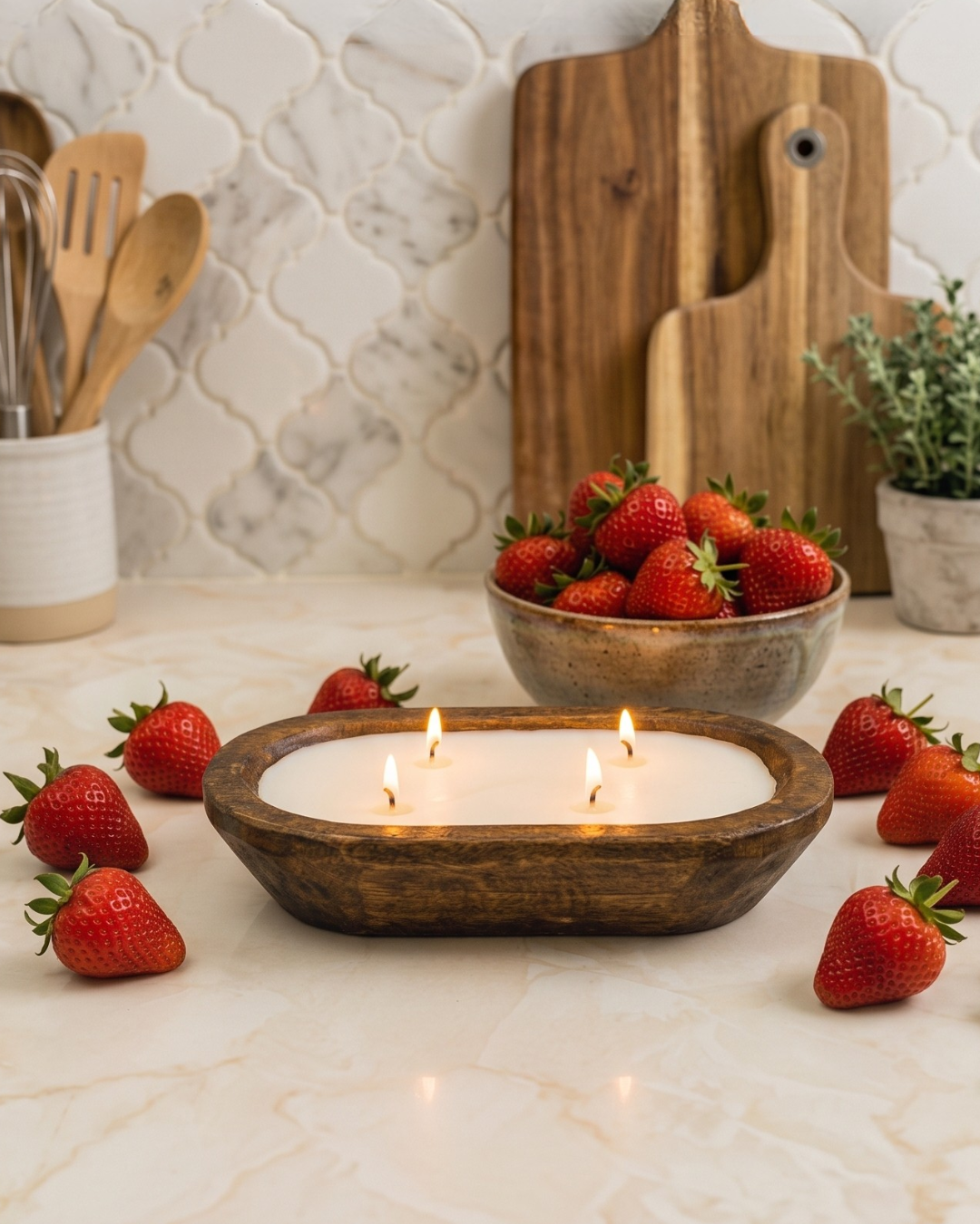 Brown Oval 4 Wick Dough Bowl Soy Candle- STRAWBERRY