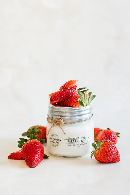 FARM PICKIN' Soy Wax Candle 8 oz - The Scented Market 